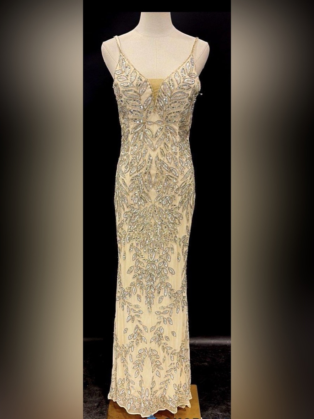 NWT**** Mac Duggal Gold Beaded Evening Maxi Dress Size 2 Retail: $498